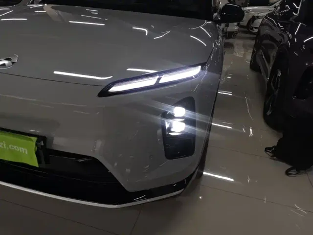 Nio ES6 — Фото автомобиля 23
