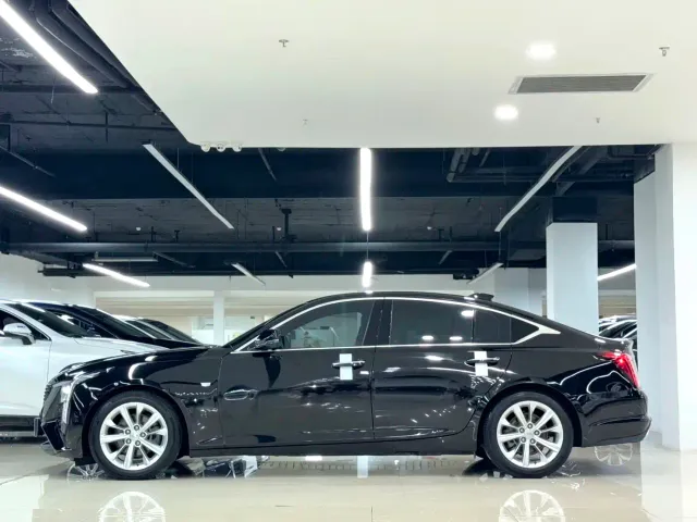 Cadillac Cadillac CT5 2024 28T Luxury Model Pro — Фото автомобиля 3