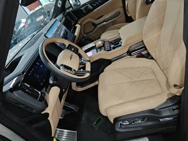 BYD FangChengBao Leopard 8 — Фото автомобиля 14