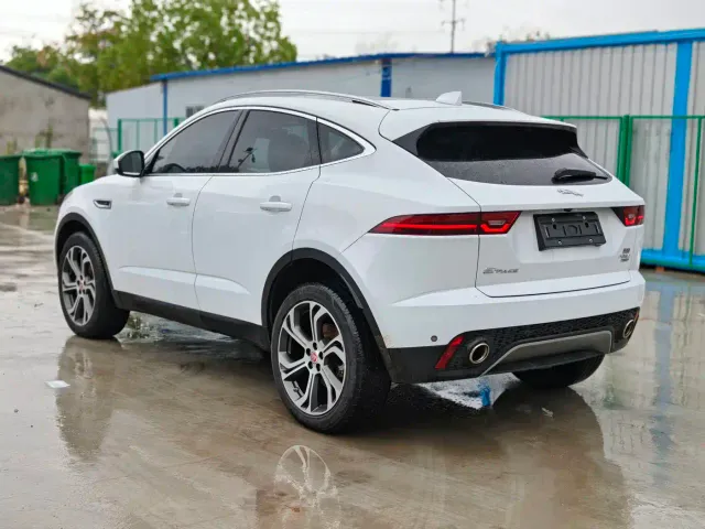 Jaguar E-PACE — Фото автомобиля 5