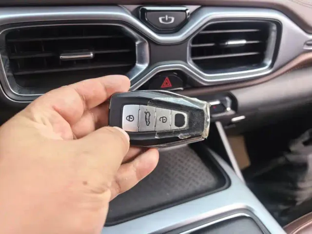 Geely Haoyue — Фото автомобиля 8