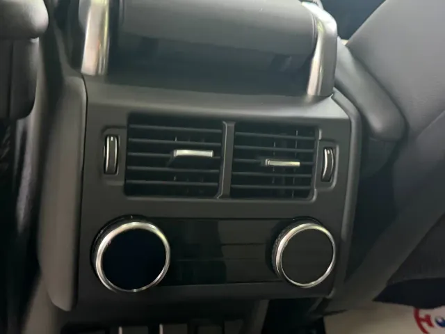 Land Rover Discovery — Фото автомобиля 10