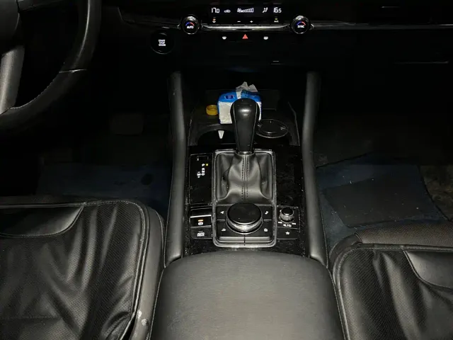 Mazda Axela — Фото автомобиля 8