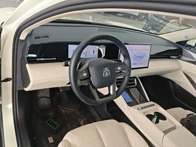 BYD Qin L — Фото автомобиля 10