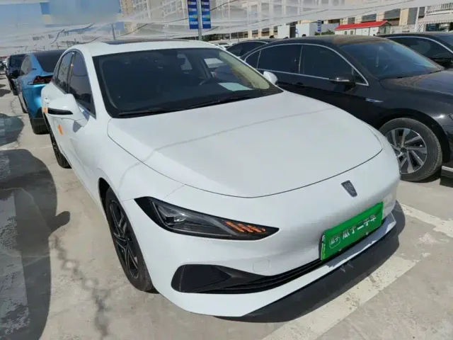 Roewe D7 — Фото автомобиля 3