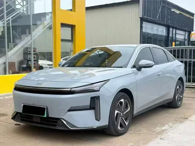 Фотография автомобиля — Geely Galaxy L6