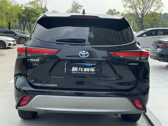 Toyota Highlander — Фото автомобиля 8