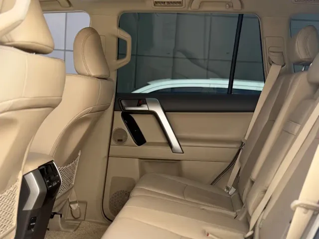 Toyota Land Cruiser — Фото автомобиля 16