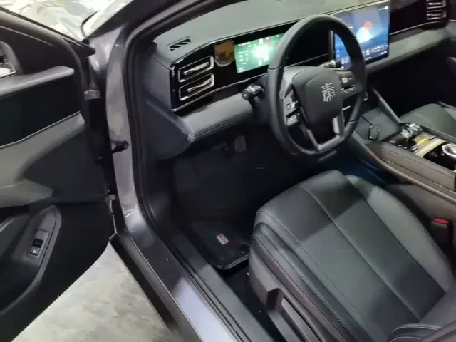 BYD Qin L — Фото автомобиля 15