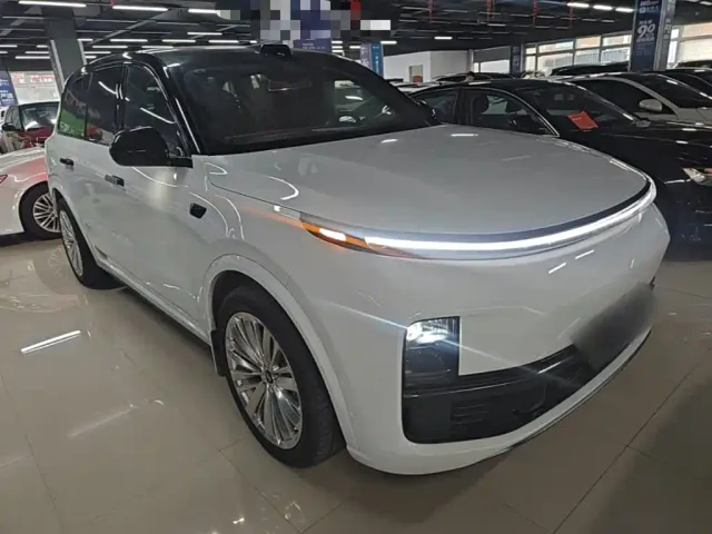 Li Auto L9 — Фото автомобиля 3