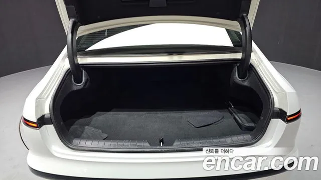 Hyundai Grandeur Grandeur (GN7) 3.5 LPG 2WD (Такси) — Фото автомобиля 12