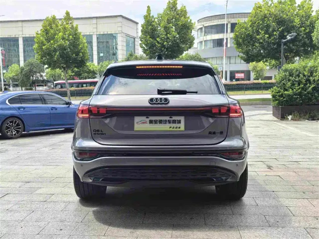 Audi Q6L e-tron — Фото автомобиля 8