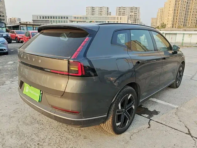 Volvo XC70 Plug-in Hybrid — Фото автомобиля 6