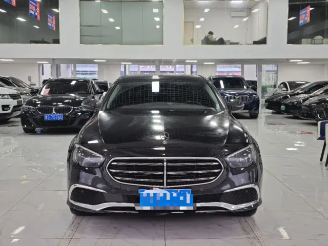 Mercedes-Benz E-Class — Фото автомобиля 2