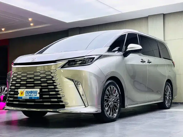 Фотография автомобиля — Lexus LM