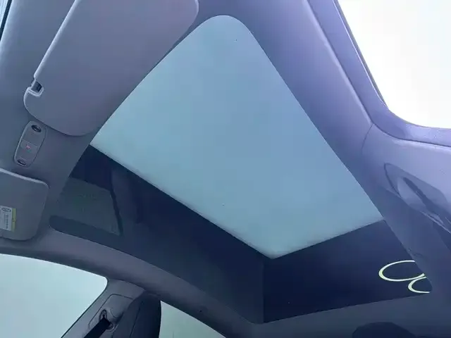 Tesla Model Y — Фото автомобиля 12
