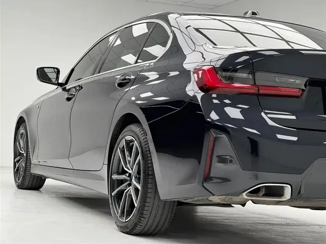 BMW 3 Series — Фото автомобиля 8