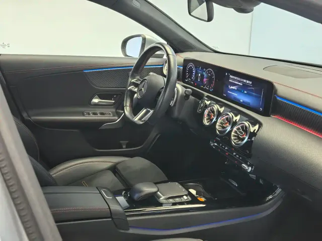 Mercedes-Benz A-Class — Фото автомобиля 13