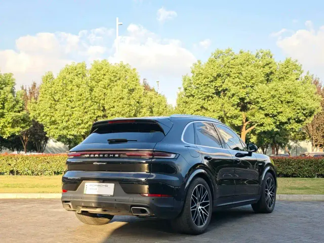 Porsche Cayenne — Фото автомобиля 5