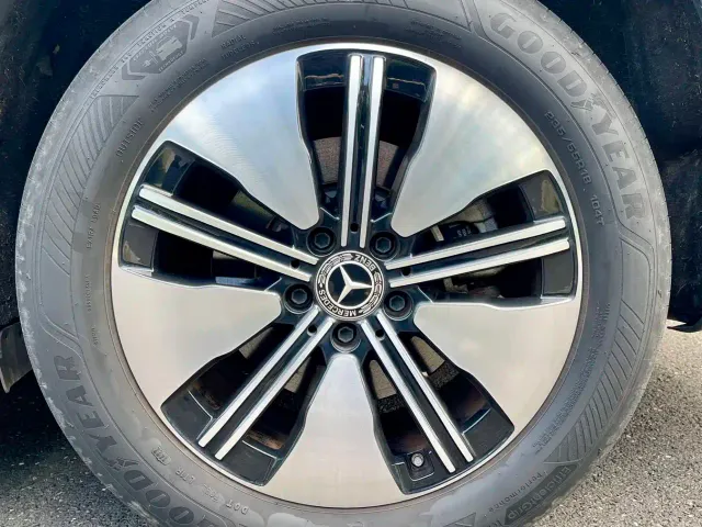 Mercedes-Benz EQB — Фото автомобиля 12