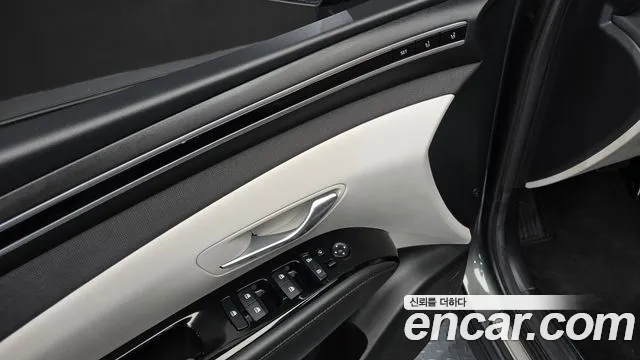 Hyundai Tucson Tucson (NX4) Бензин 1.6 турбо 2WD — Фото автомобиля 20