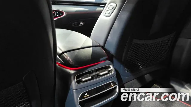 Genesis GV70 — Фото автомобиля 29