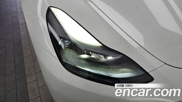 Tesla Model Y — Фото автомобиля 22