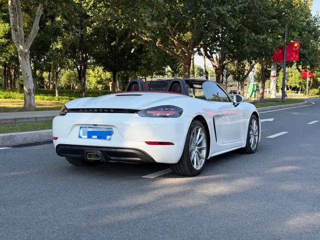 Porsche 718 — Фото автомобиля 12