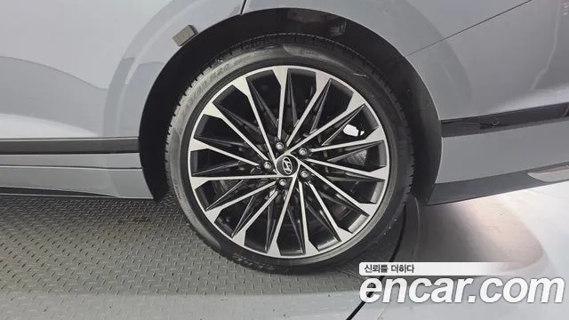 Hyundai Grandeur GN7 — Фото автомобиля 6
