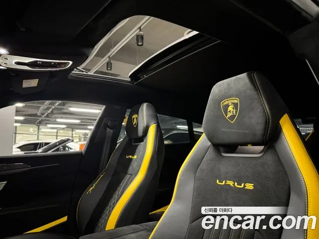 Lamborghini Urus — Фото автомобиля 11