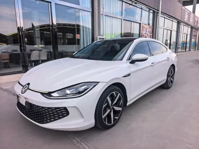 Фотография автомобиля — Volkswagen Lamando