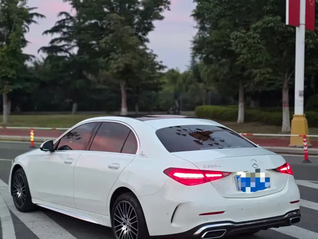 Mercedes-Benz C-Class — Фото автомобиля 3