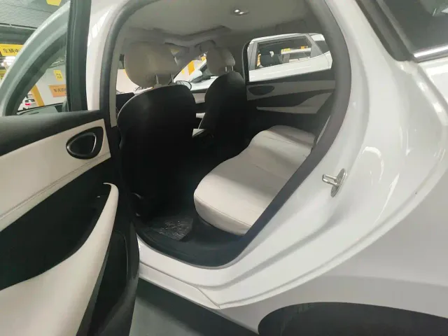 BYD Seal 05 DM-i — Фото автомобиля 2