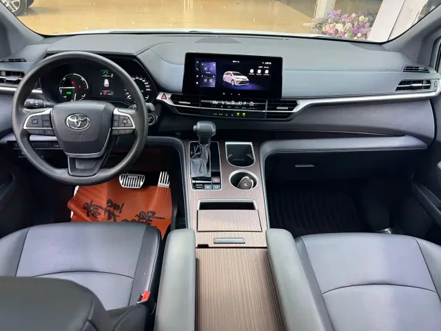 Toyota Granvia — Фото автомобиля 16