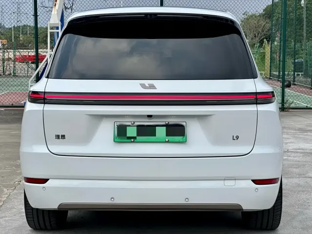 Li Auto L9 — Фото автомобиля 8