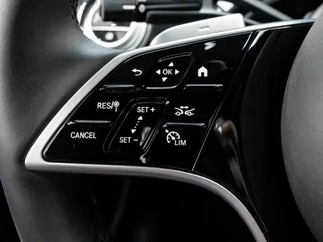 Mercedes-Benz E-Class — Фото автомобиля 17
