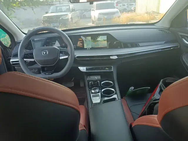 Changan Eado — Фото автомобиля 9