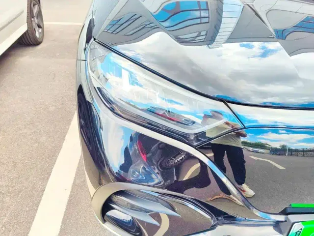 Mercedes-Benz EQE SUV — Фото автомобиля 7
