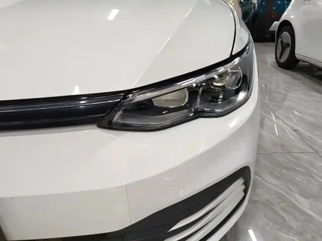 Volkswagen Golf — Фото автомобиля 18