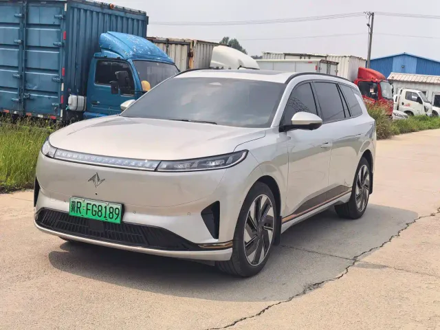 Фотография автомобиля — Dongfeng eπ 008