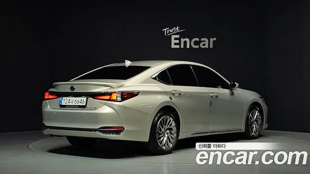 Lexus ES 7th Gen — Фото автомобиля 2