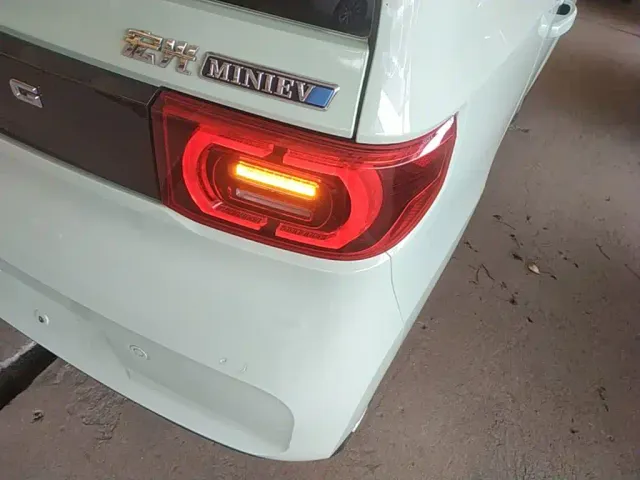 Wuling Hongguang Mini EV — Фото автомобиля 7