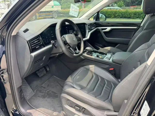 Volkswagen Touareg 2022 2.0TSI Rui Shang Edition — Фото автомобиля 11