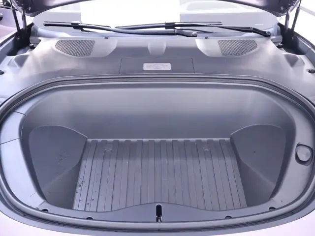 Xiaomi SU7 — Фото автомобиля 26
