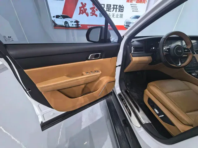 Li Auto ONE — Фото автомобиля 14