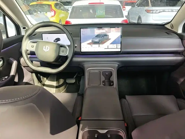Leapmotor C10 — Фото автомобиля 9