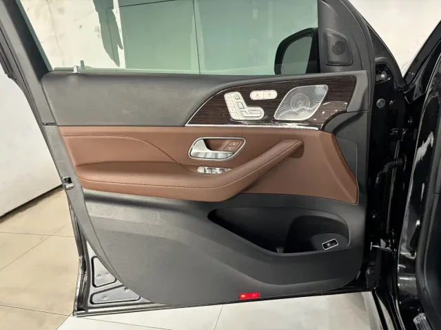 Mercedes-Benz GLE-Class — Фото автомобиля 10