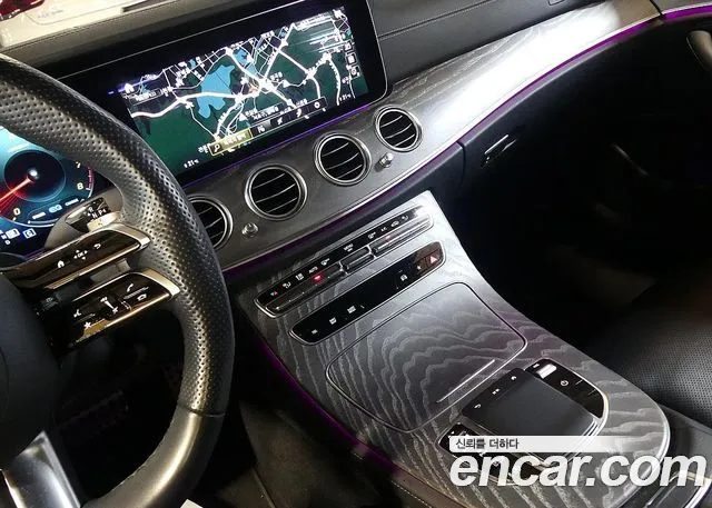 Mercedes-Benz E-Class — Фото автомобиля 6