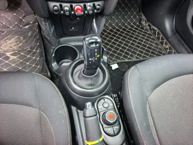 MINI Hatch — Фото автомобиля 14