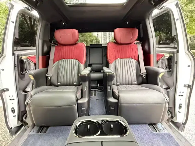 GAC Trumpchi M8 — Фото автомобиля 8